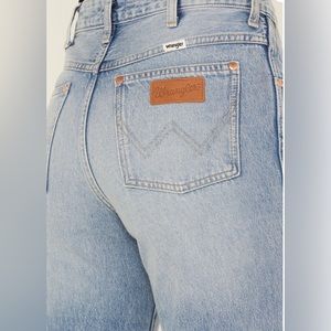 NWT Wrangler Wanderer Flare Jeans